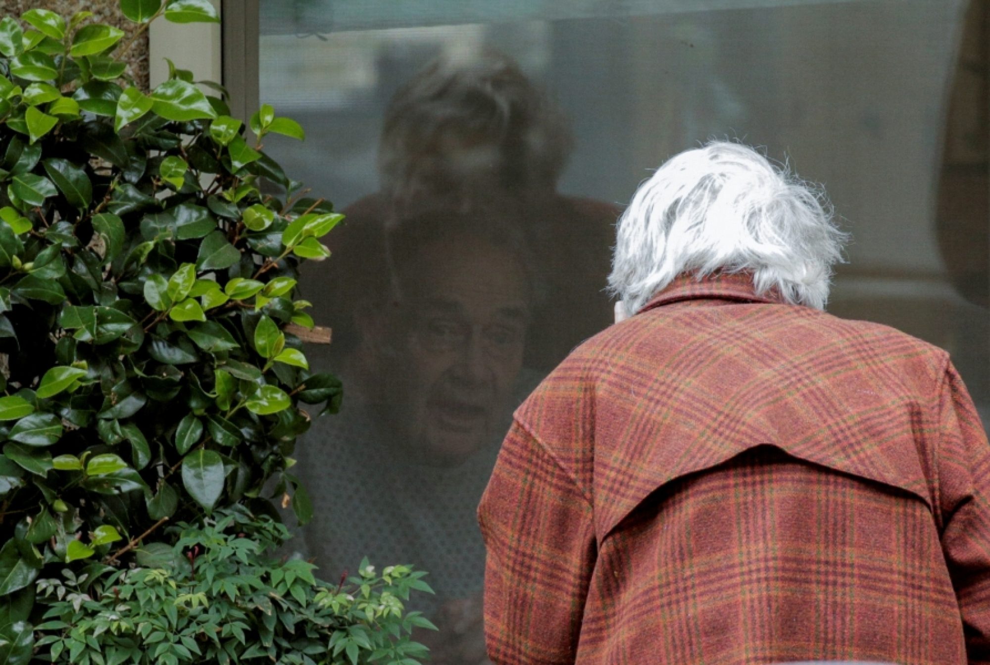 Batranetea in carantina: Cum se poate proteja sanatatea mentala a seniorilor?